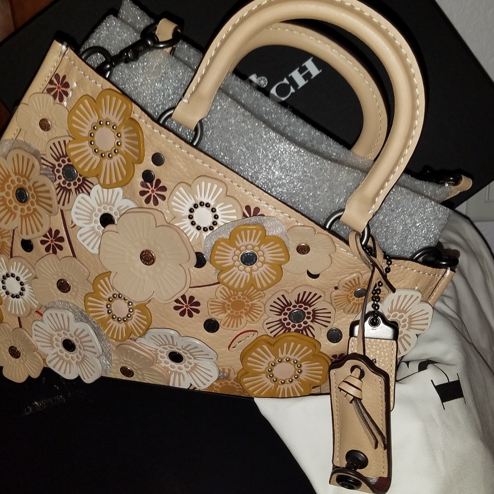 NwT COACH 1941 ROGUE tea rose,birchwood/blk -large